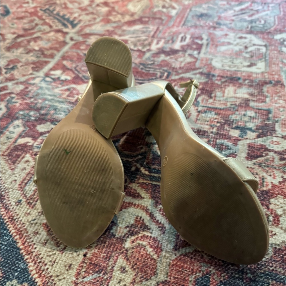 Lulu’s gold Ankle Strap Heels. Size 7 - Picture 5 of 6